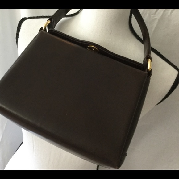 Gucci Handbags - GUCCI 🌼Vintage Brown Leather Pocket Book Gold One